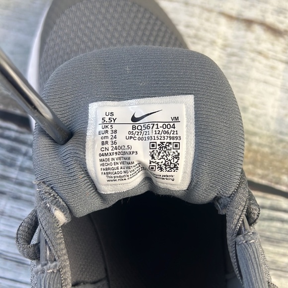 Nike Revolution 5 (GS) Cool Grey/Pure Platinum Youth Size 5.5 - Picture 6 of 9